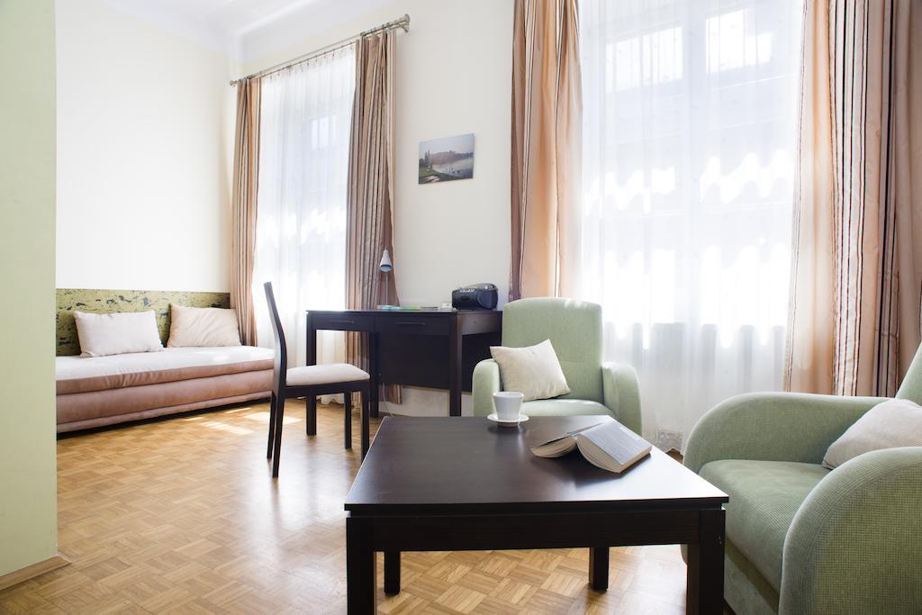 Mikolajska Residence Krasków Rom bilde